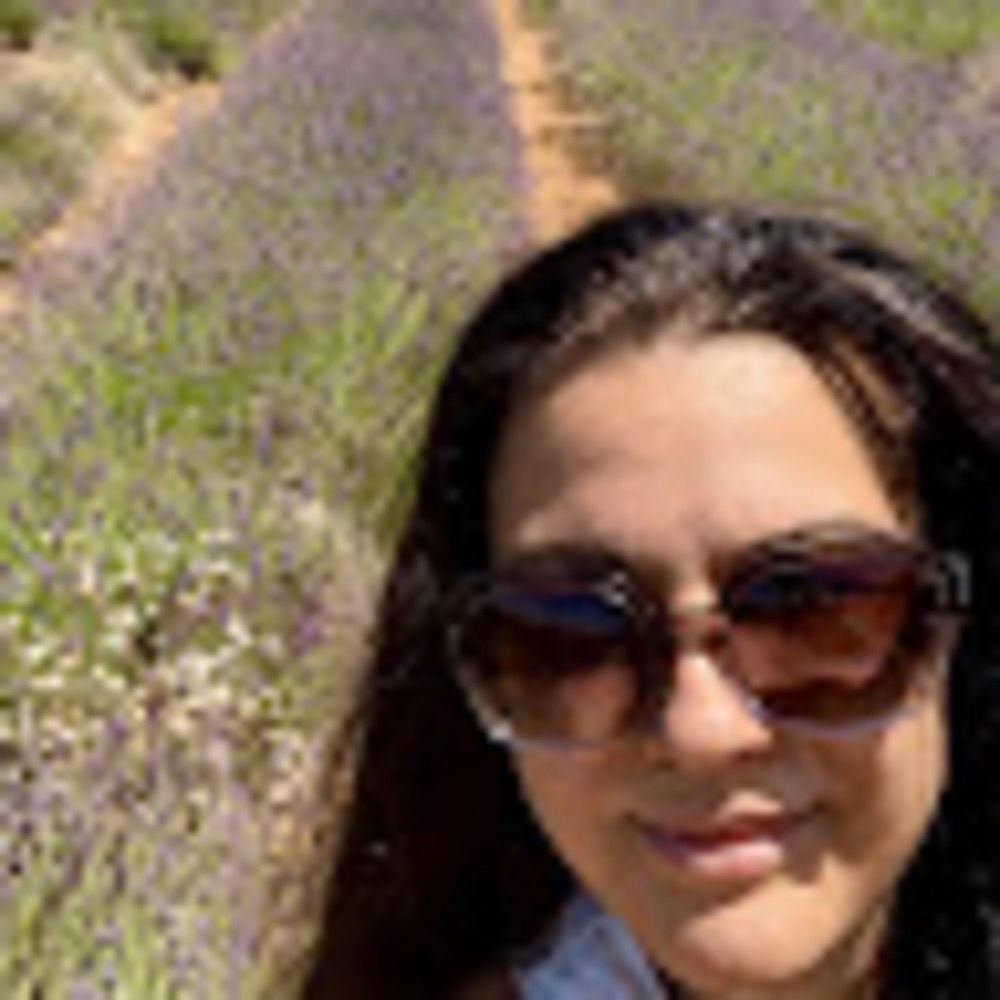 Meet your Posher, Isia